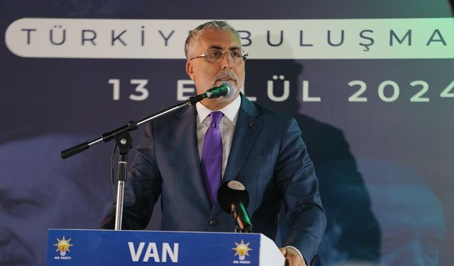 Çalışma ve Sosyal Güvenlik Bakanı Işıkhan, Van'da "Üç Kademe Vefa Buluşması"nda konuştu: