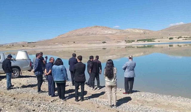 Çayırlı’da gölete yavru balık bırakıldı