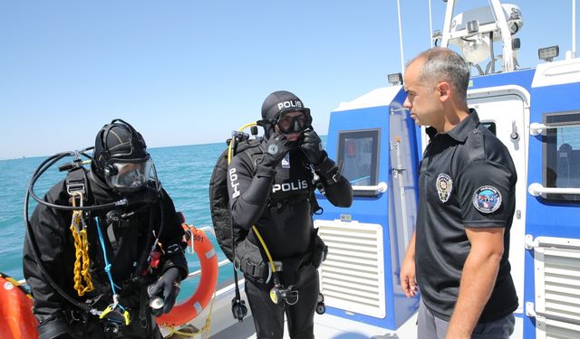 Emniyetin "kurbağa adamları" Van Gölü'ndeki dalışlarla göreve hazırlanıyor