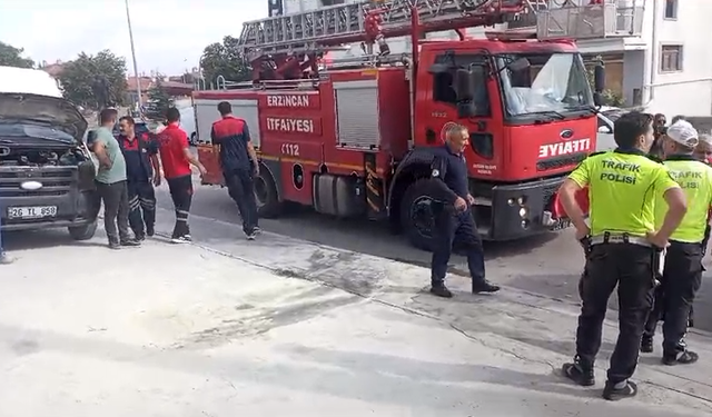 Erzincan'da Araç Yangını: Büyümeden Söndürüldü (VİDEO HABER)