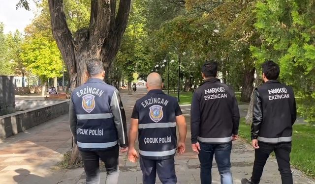 Erzincan’da polisin okul çevrelerinde denetimleri sürüyor