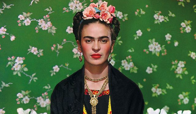 Frida Kahlo kimdir ? Geçirdiği kazayla dünyaca ünlü bir ressama dönüşen Frida ve acı dolu hayatı