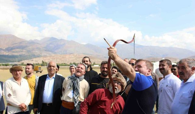 Geleneksel Türk Okçuluğu Şampiyonası Erzincan’da düzenlendi