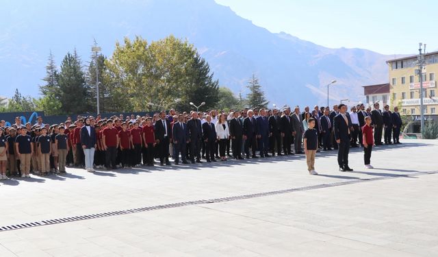 Hakkari'de İlköğretim Haftası kutlandı