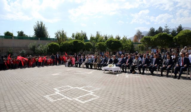 Van, Hakkari, Bitlis ve Muş'ta yeni eğitim öğretim yılı başladı