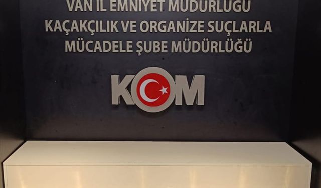 Van'da 22 kilogram külçe altın ele geçirildi