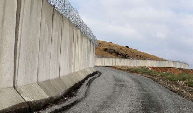 Van'da sınır hattında düzensiz göçle mücadele sürüyor