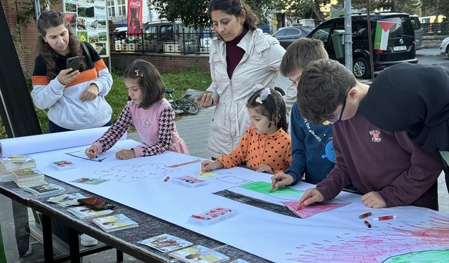 Erzincan'da çocuklar hayallerindeki Filistin'i yazdı ve çizdi