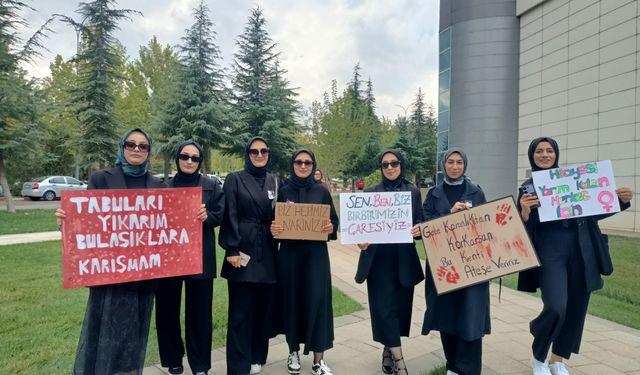 Bingöl'de üniversite öğrencileri kadına yönelik şiddeti protesto etti