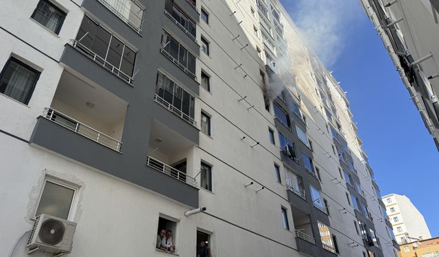 Elazığ'da apartmanda çıkan yangın söndürüldü