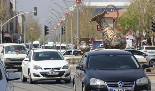 Erzincan’ın trafik sorununun bir nedeni de yaya geçiş önceliğinde ki bilinçsizlik mi?