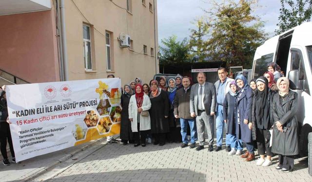 Erzincan 15 arı sütü üreticisini Ordu’ya gönderdi