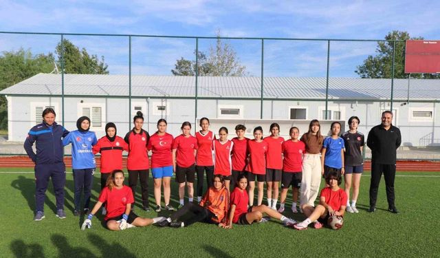 Erzincan’da kadın futbolcuların başarısı kız çocuklarını bu branşa yöneltti