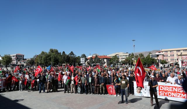 Erzincan'da İsrail'in Filistin'e yönelik saldırıları protesto edildi