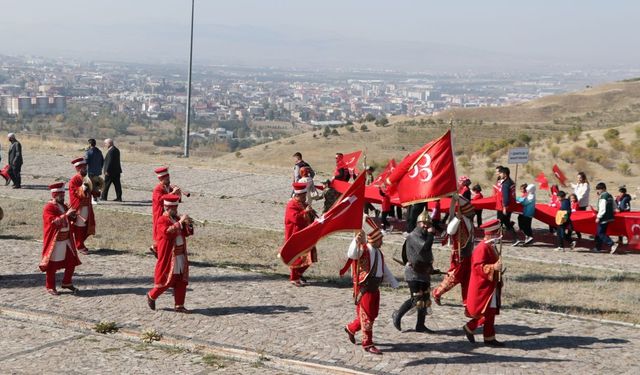 Erzurum'da devlet korumasındaki çocuklar tarihi tabyalarda ecdadı andı