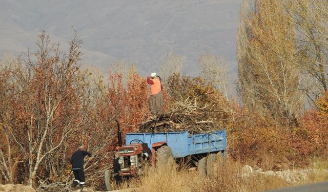 Geceleri soğuk havanın hâkim olduğu Erzincan’da kışa hazırlık hız kazandı