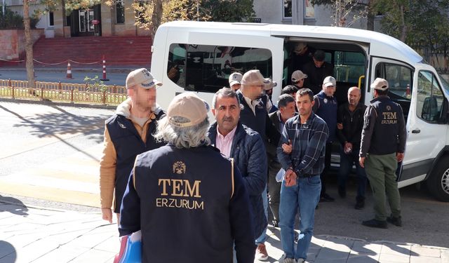 GÜNCELLEME - Erzurum merkezli operasyonda "6-8 Ekim olayları"na karıştığı iddiasıyla 25 şüpheli yakalandı