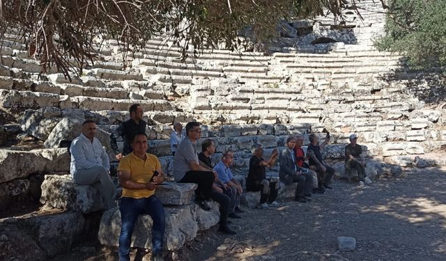 Hakkarili emekliler Muğla'da tarihi ve doğal güzelliklerin bulunduğu yerleri gezdi