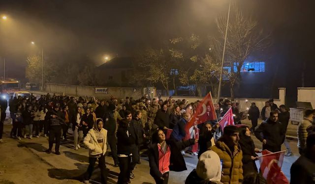 Kars ve Ağrı'da fener alayı düzenlendi