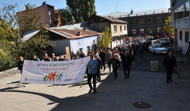 Kars'ta sağlıklı yaşam yürüyüşü yapıldı