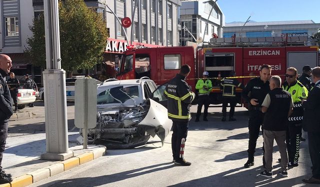 Erzincan’da Zincirleme Kaza: 1 Araç Yandı, 4 Araçta Maddi Hasar