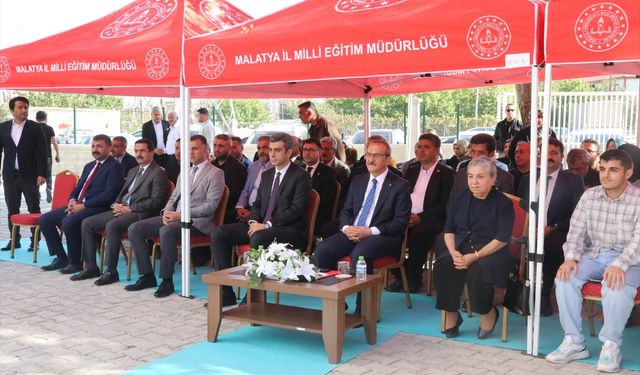 Malatya'da hayırsever katkısıyla inşa edilen 24 derslikli okulun açılışı yapıldı