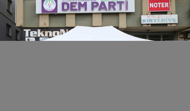 Muş'ta DEM Parti binası önünde eylem yapan aile sayısı 47'ye yükseldi