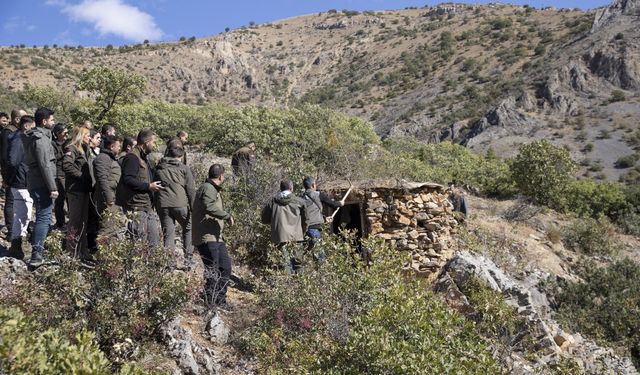 Tunceli'nin dağlarındaki kaçak avcıların kulübeleri yıkılıyor, yaban hayatı korunuyor