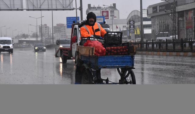 Van'da sağanak etkili oldu