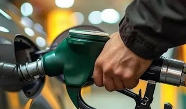 Petrol fiyatlarında dalgalanma: Benzine 74 kuruşluk zam gelmesi bekleniyor