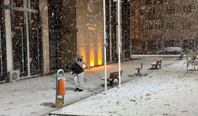 Elazığ'ın Karakoçan ilçesinde taşımalı eğitime 1 gün ara verildi