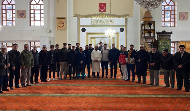 Erzincan’da Geleneksel "Cami-i Kebir’de Sabah Namazı ve Gençlik Buluşmaları" Devam Ediyor