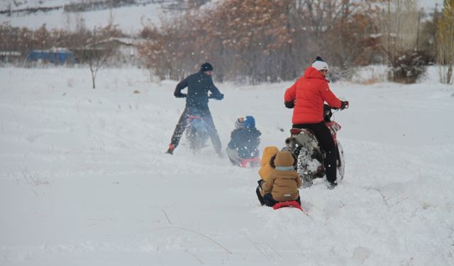 Erzincan'da Kar Tatili, Kros Motorlu Kızaklarla Coşkuyla Kutlanıyor!