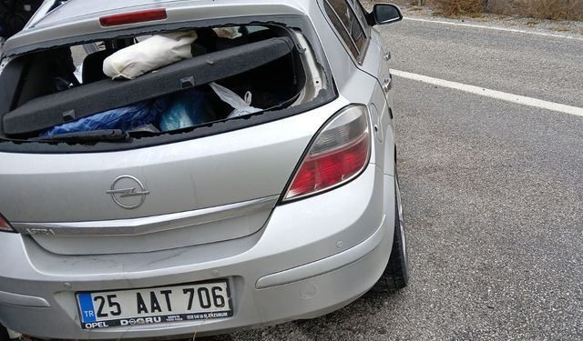 Erzincan'da Trafik Kazası: Anne Hayatını Kaybetti, Baba ve İki Çocuk Yaralandı