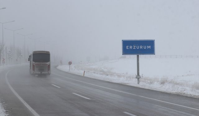 Erzurum’da Olumsuz Hava Koşulları 341 Yolu Ulaşıma Kapattı, Kara Yollarında Sis Etkili Oldu