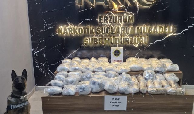 Erzurum'da uyuşturucuya yönelik operasyon: 38 kilo uyuşturucu ve 19 bin 500 lira ele geçirildi