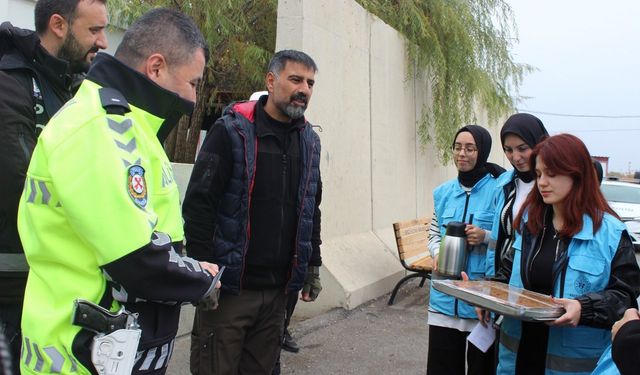 Erzincan Öğrenci Yurdu'ndan polis teşkilatına gönül bağı desteği