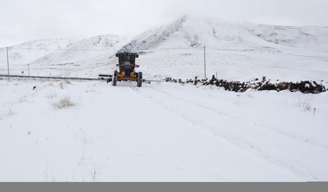 Iğdır'da kar fırtınası mahsur kalan 12 köylü ve hayvanlar kurtarıldı