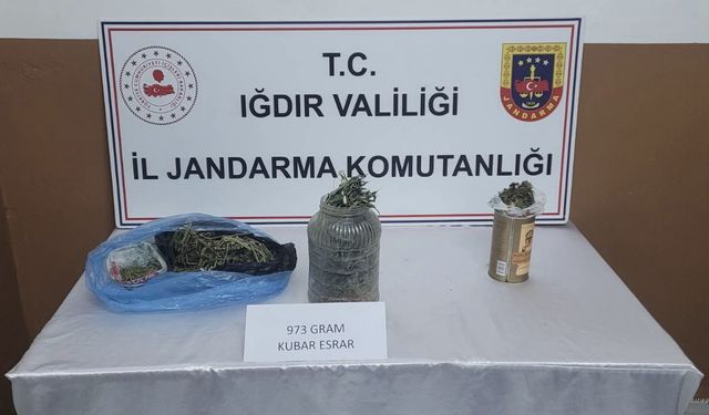 Iğdır'da Uyuşturucu Ticareti Operasyonu: 973 Gram Kubar Esrar Ele Geçirildi