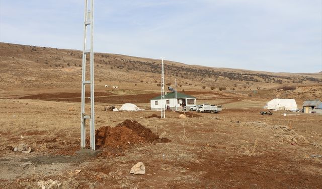 Karlıova'da yaşam koşulları iyileştiriliyor: 65 yaşındaki Aydın Yılmaz’a yeni ev