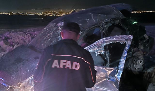 Kars'ta trafik kazası: 1 kişi öldü, 2 kişi yaralandı