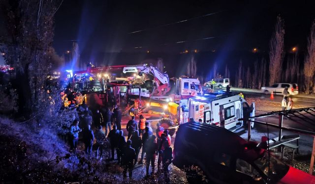 Malatya'da tırın çarptığı polislerden 1’i şehit oldu 1’i yaralandı