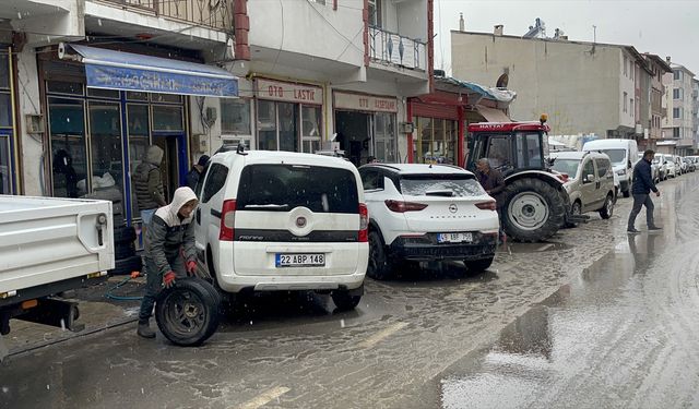 Muş'ta Kış Lastiği Zorunluluğu Başladı, Lastikçilerde Yoğunluk Artıyor