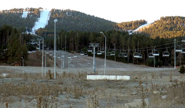 Sarıkamış Kayak Merkezi'nde pistler sezona hazır hale getiriliyor