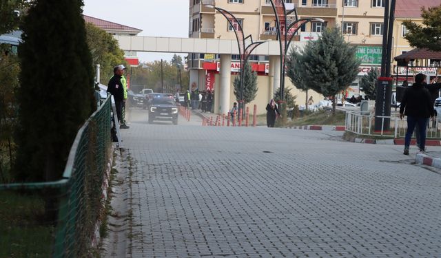 Van'da hastanede silahlı saldırı sonucu biri sağlık çalışanı 2 kişi hayatını kaybetti