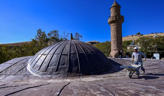 Van'daki tarihi İzzeddin Şir Camii ve Medresesi restore ediliyor