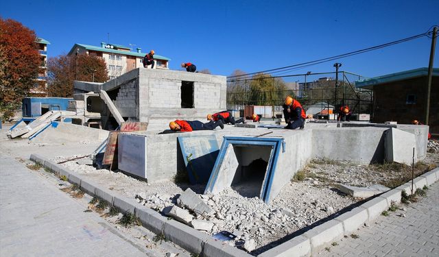 Van'dan Kahramanmaraş'a: AFAD Görevlilerinin Unutulmaz Kurtarma Mücadeleleri