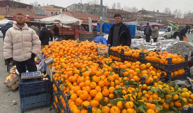 Pazarın rengi turuncu