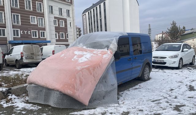 Doğu Anadolu'da göletler dondu, ev, iş yeri ve araçların camları buz tuttu