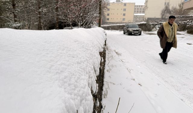 Doğu Anadolu'yu Beyaza Bürüyen Kar Yağışı Etkisi Altında! Erzurum, Ağrı, Ardahan ve Kars’ta Karla Mücadele Devam Ediyor